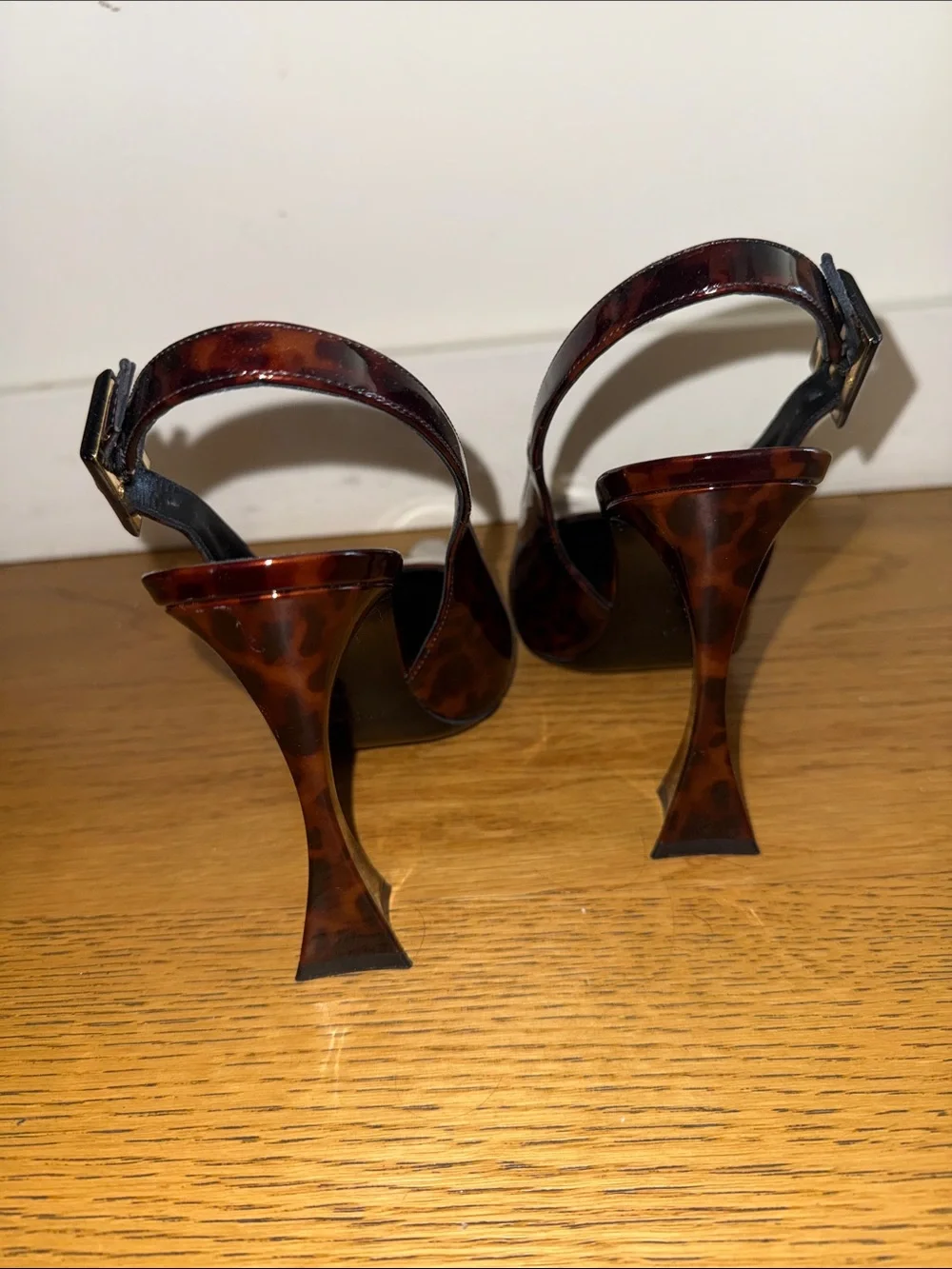 Saint Laurent Tortoiseshell Pointed Slingback Heels - Picture 8 of 10